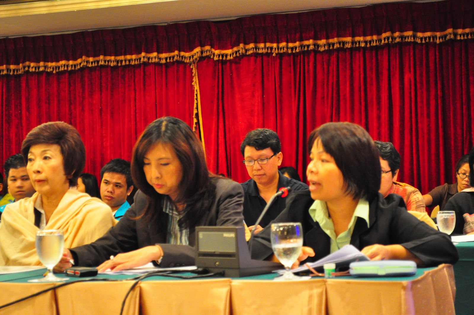 คุณศรีดา ตันทะอธิพานิช มูลนิธิอินเทอร์เน็ตร่วมพัฒนาไทยและผู้จัดการแผนงานสื่อสร้างสุขภาวะเยาวชน (สสย.) 