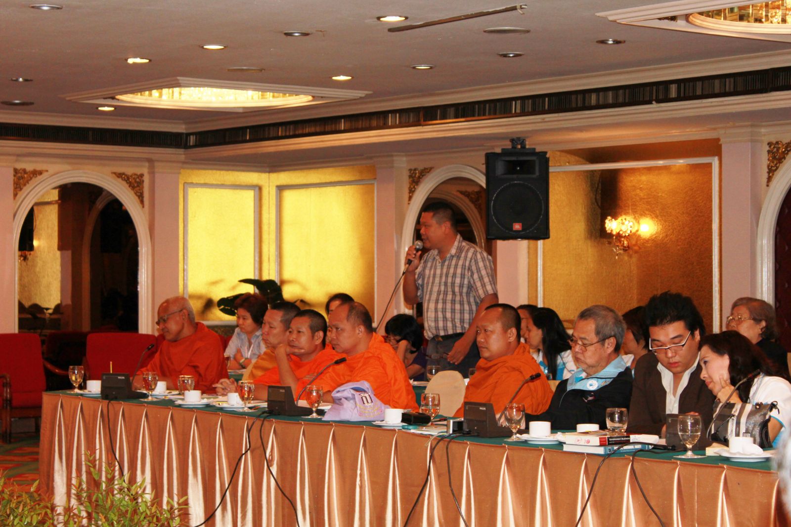 ผู้เ้าร่วมต่างแลกเปลี่ยนความคิดเห็นกัน ทำให้ได้หลากหลายแนวคิดเกี่ยวกับนโยบายนี้