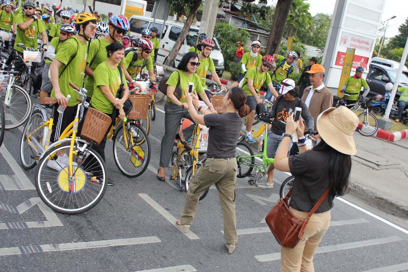 ถ่ายภาพก่อนแยกย้างลงชุมชน