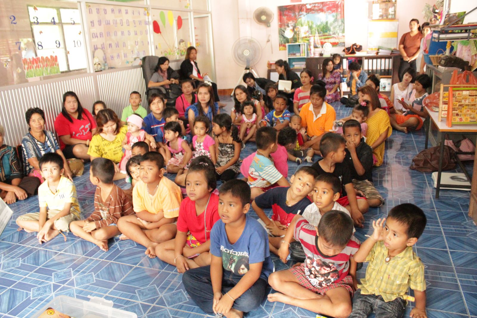 เด็กๆที่บ้านระวิ