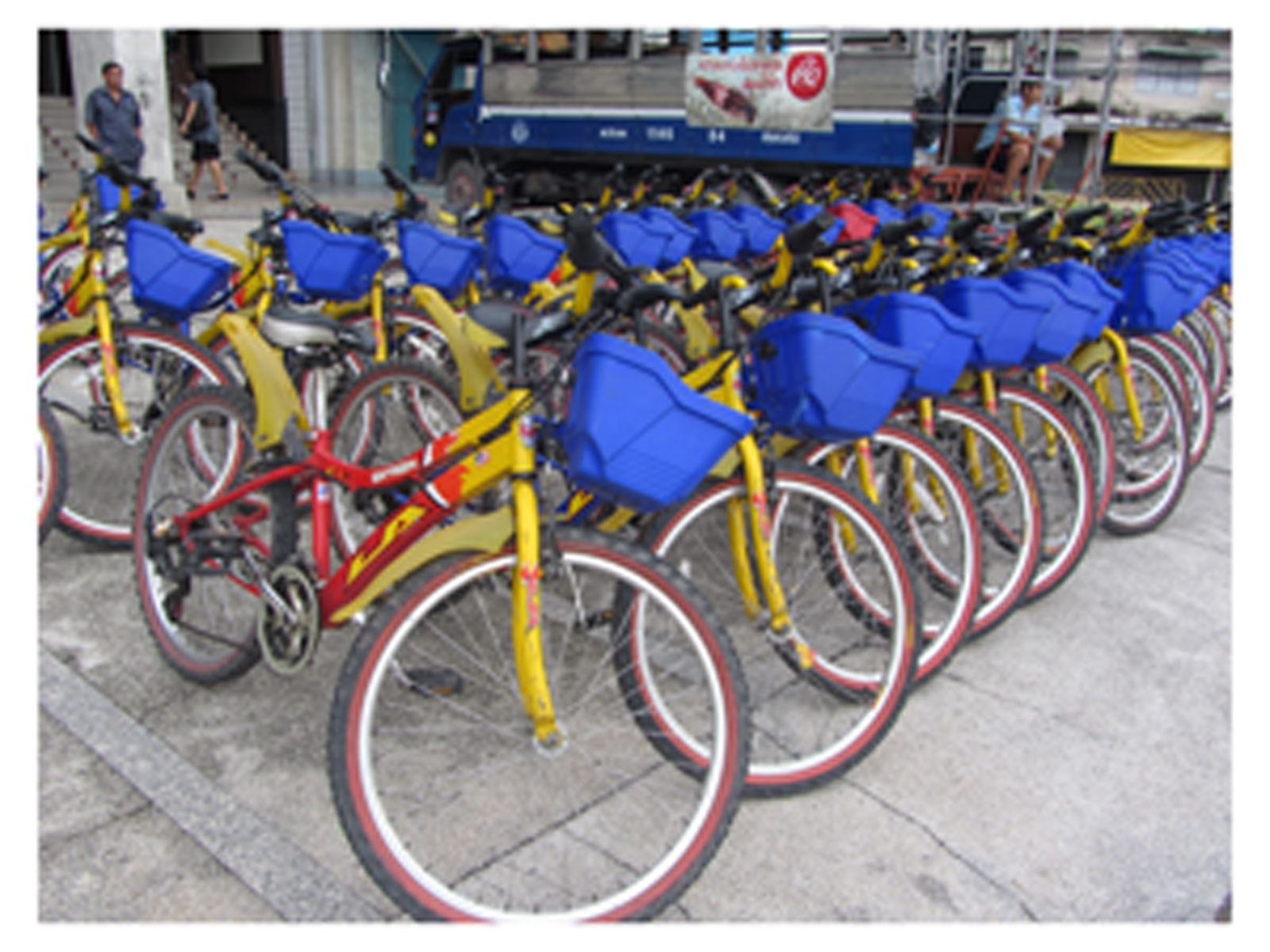 ภาพจักรยานจำนวนมากที่ได้รับการสนับสนุนจาก LA