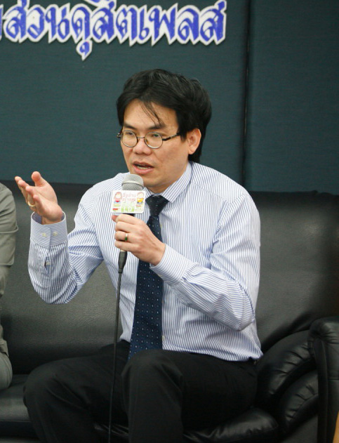 ผศ.นพ.มนัท  สูงประสิทธิ์