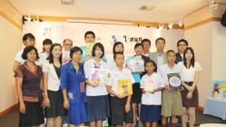 พิธีส่งมอบหนังสือเพื่อน้องน้อยผู้ประสบภัย “จากใจคนการ์ตูน”