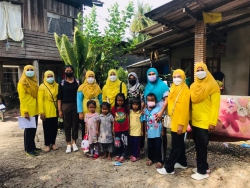 ภาพประกอบข่าวกิจกรรม โครงการหนูน้อยนักอ่านตามวิถีชีวิตใหม่ ลงพื้นที่เยี่ยมบ้านนักเรียน ศพด. ยามาลุดดีน