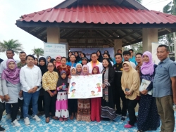 บ้านทอนหนุนส่งเสริมการอ่านพัฒนาเด็กเล็ก เปิดตัวลานอ่านริมทะเล